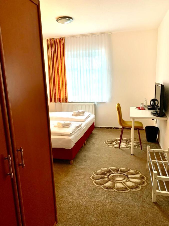 Dua Hotel Wennigsen Exteriör bild
