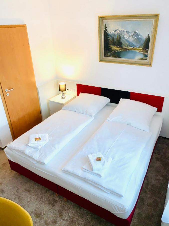 Dua Hotel Wennigsen Exteriör bild