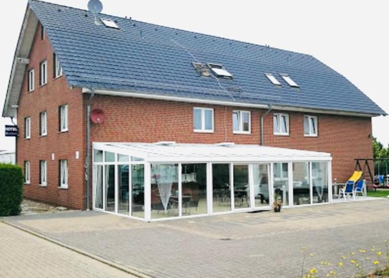 Dua Hotel Wennigsen Exteriör bild