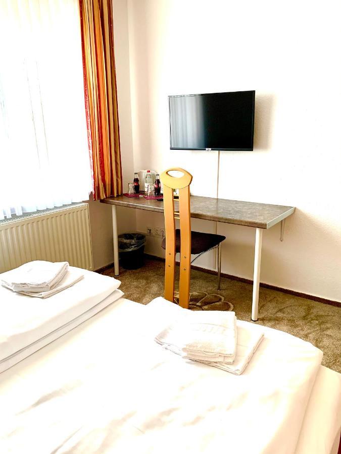 Dua Hotel Wennigsen Exteriör bild