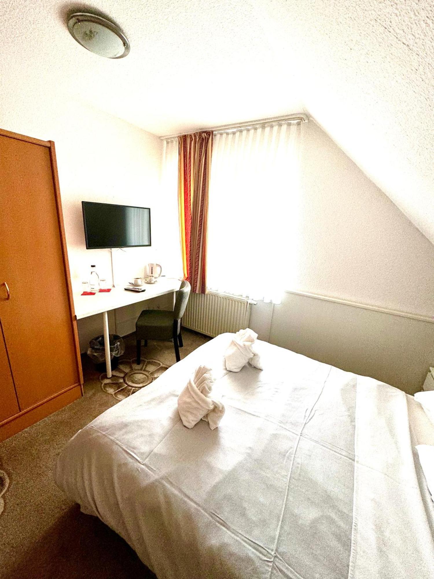 Dua Hotel Wennigsen Exteriör bild