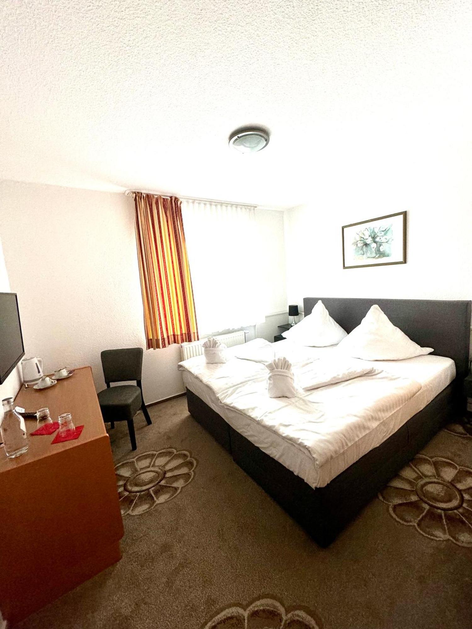 Dua Hotel Wennigsen Exteriör bild
