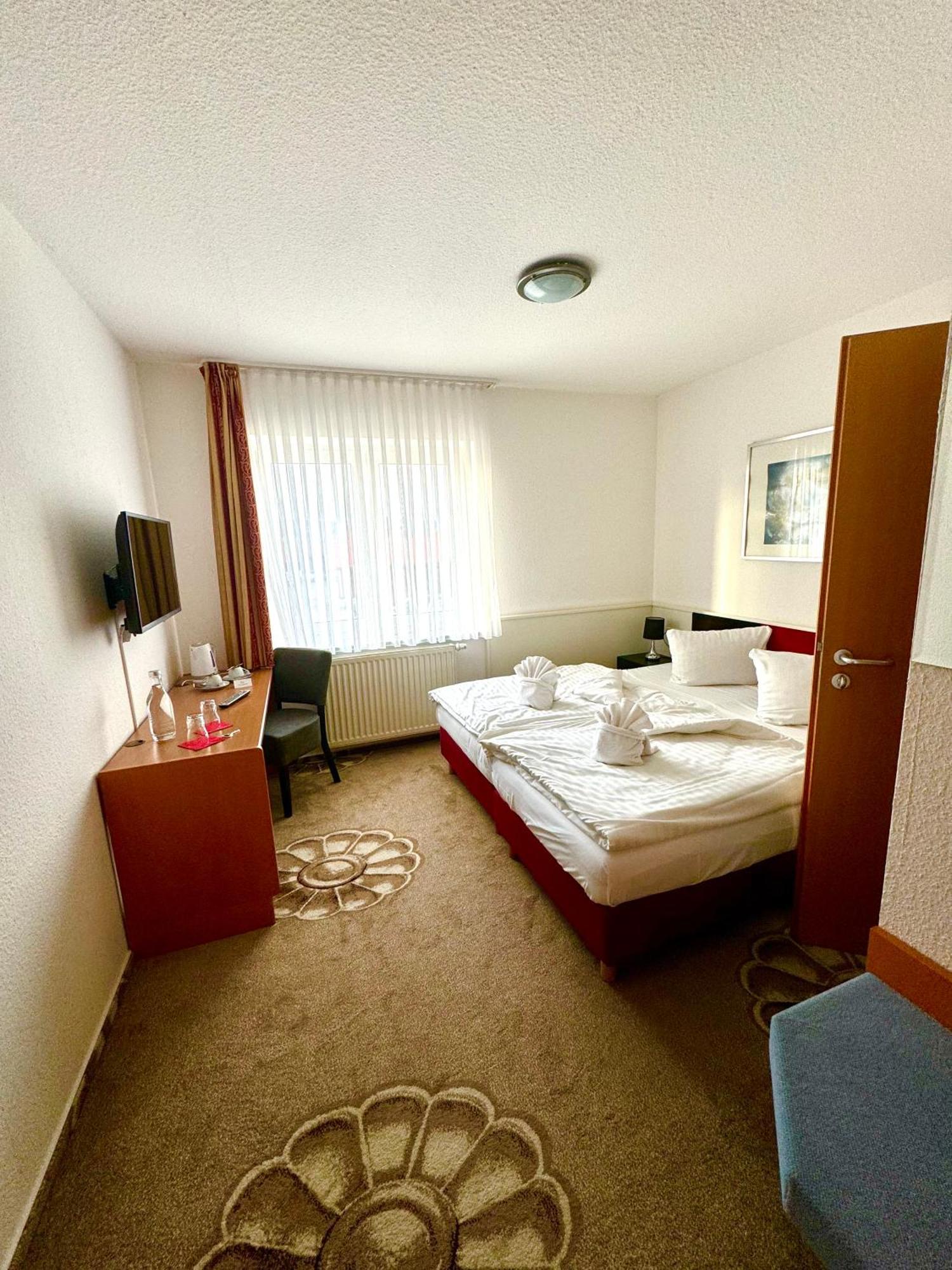 Dua Hotel Wennigsen Exteriör bild